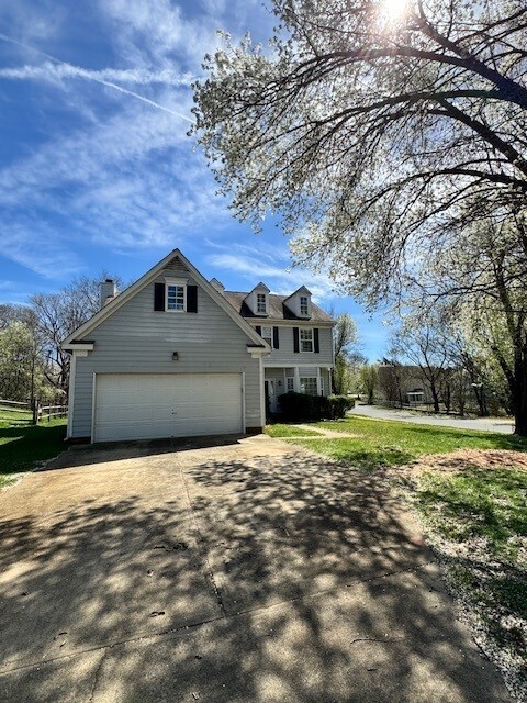 Charming 4-Bedroom Home - Charming 4-Bedroom Home