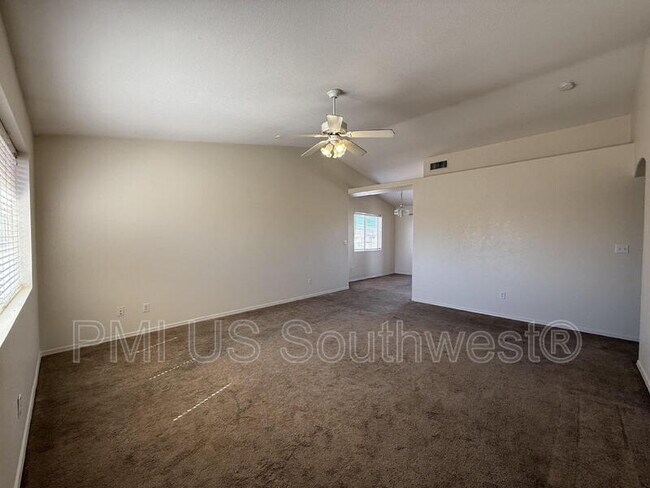 Photo - 1605 E Rinaldi Way