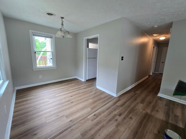 Photo - 1115 Stewart Dr