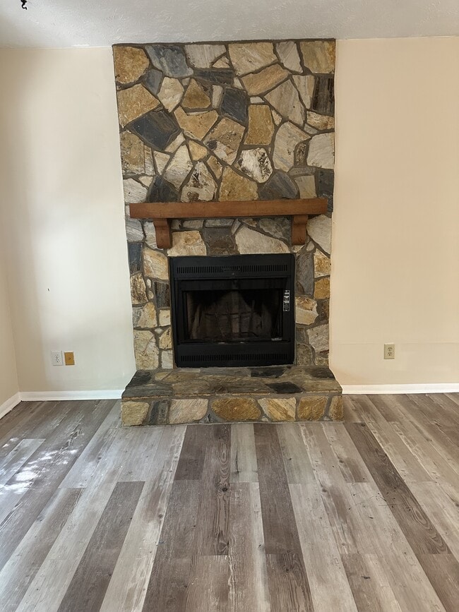 Photo - 1866 Tryon Dr