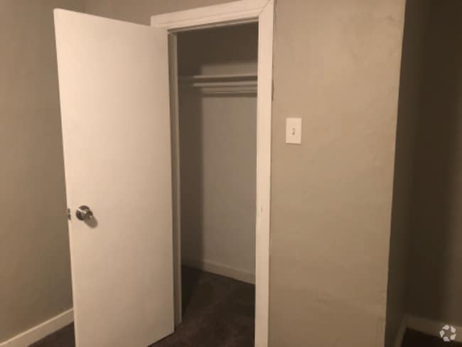 Building Photo - 310 18th St Rental