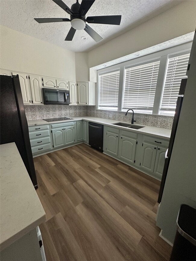 Building Photo - 3502 1st St Rental