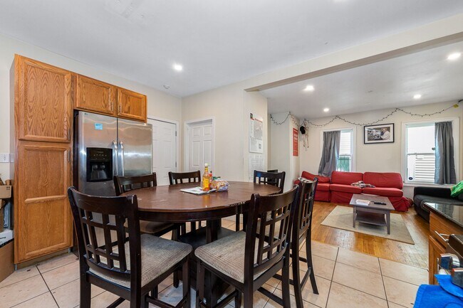 Photo - 5 BED/2 BATH ON CALUMET ST. FOR 9/1/2026 WITH CENTRAL AIR