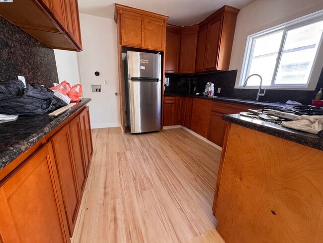 Building Photo - 1527 77th Ave Rental