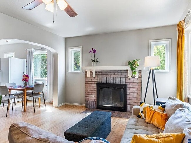Photo - 1510 Summer St NE