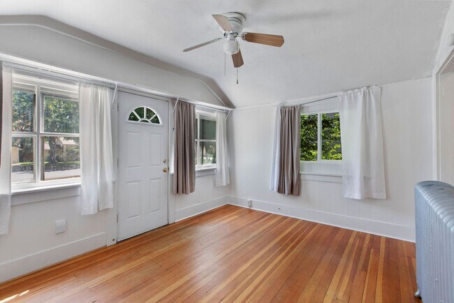 Photo - 205 N Sherwood St Unit 205 N Sherwood St 1