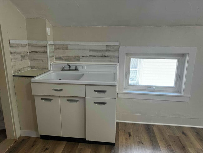 Photo - 452 N Market St