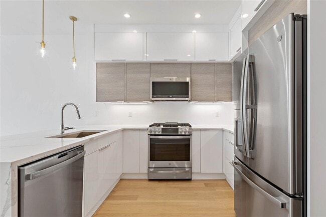 Building Photo - 6025 JFK Blvd E Unit 506