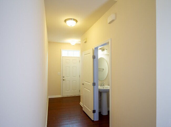 Photo - Minutes from Uptown!