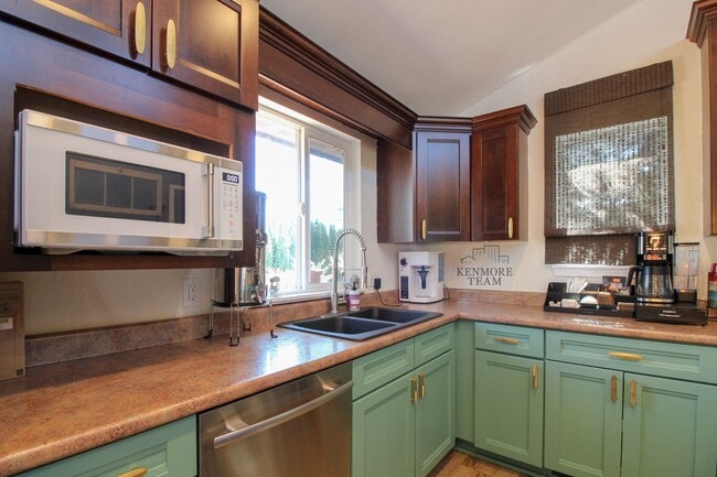 Photo - FURNISHED: 5 Bedroom, 2 Bath Home in Kennewick