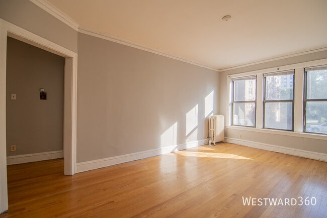 Photo - 6055 N Ridge Ave Unit 1
