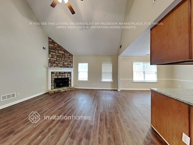 Photo - 520 Hamlet Dr