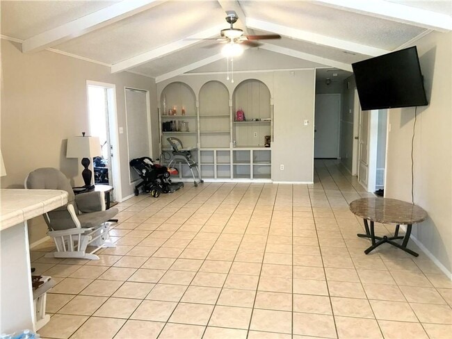 Photo - 5 Bedroom 3 Full Baths on the Southside