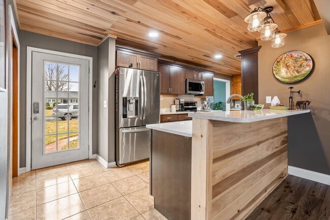 Photo - 3 Bedroom / 2.5 Bath Home ? Johnson City, TN