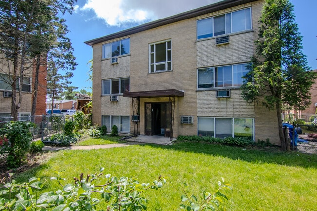 Building Photo - 9654 Golf Terrace
