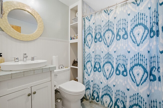 Photo - 405 Farrell St