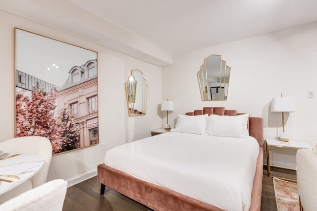 Photo - 1755 R. Saint-Denis Unit FL2-ID1310914P