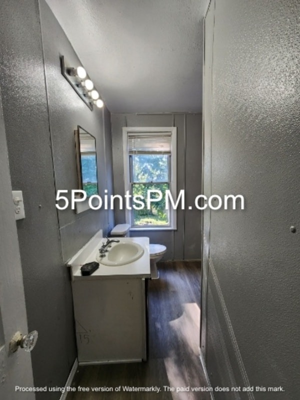 Building Photo - 2048 W 100th St Rental