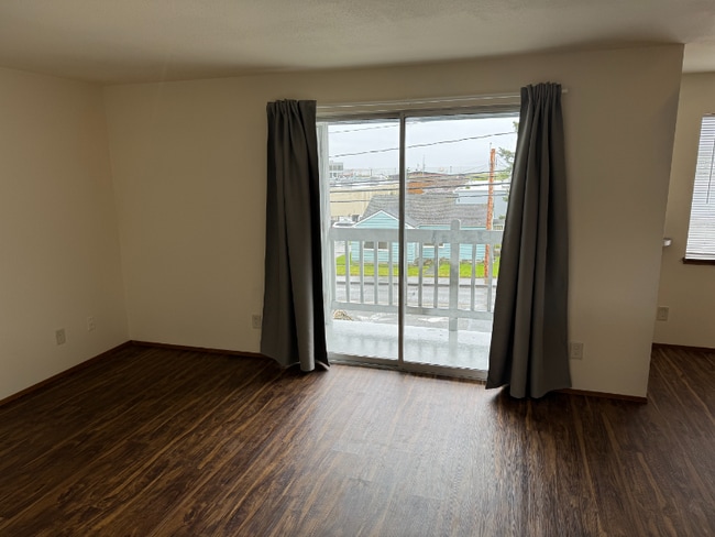 Building Photo - 150 SE Barrington Dr Rental