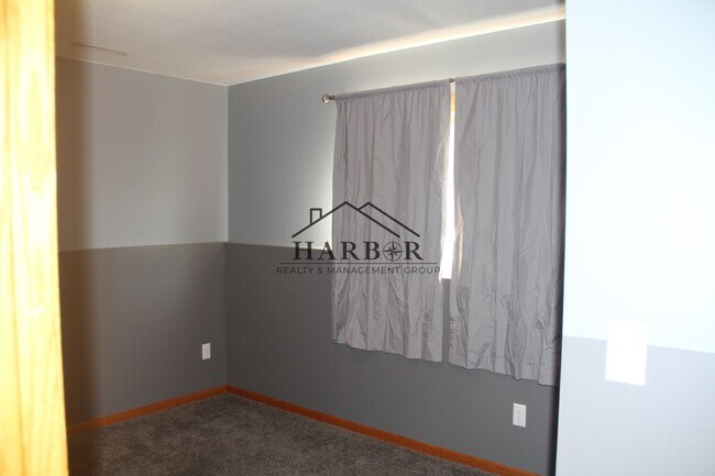 Photo - 4874 Opal Ln NW