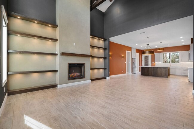 Photo - 405 Waggoner Ln