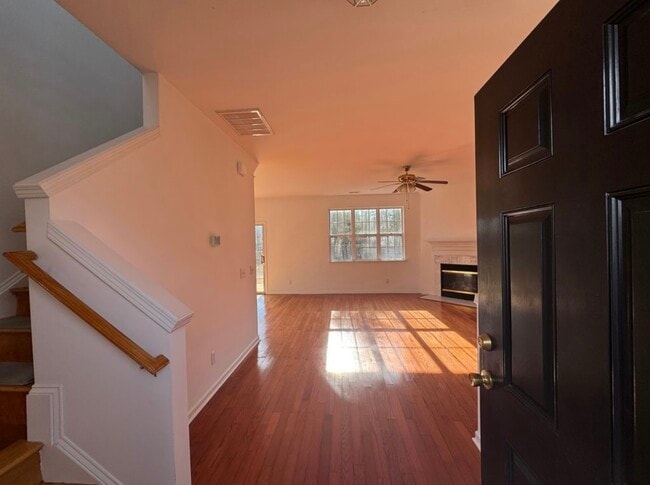 Foyer - 9920 Forest Run Ln