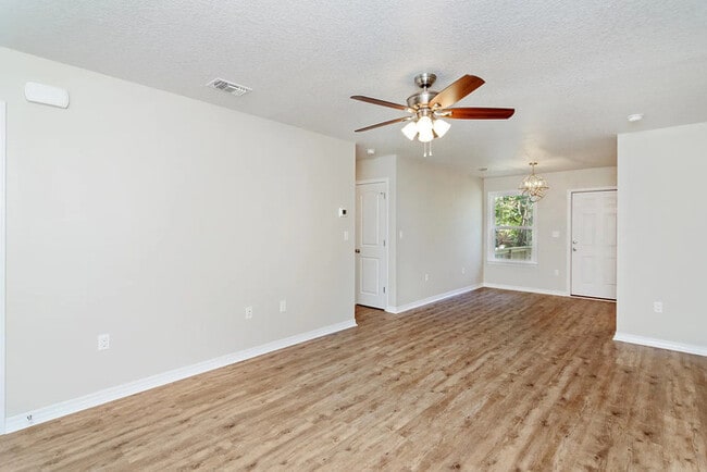 Photo - 907 Alabama St