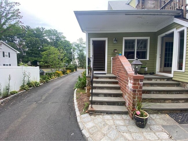 Photo - 101 Ponus Ave Unit 2