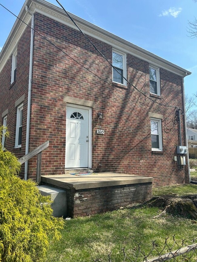 Building Photo - 2013-2015 Elmwood Ave. Unit 2013