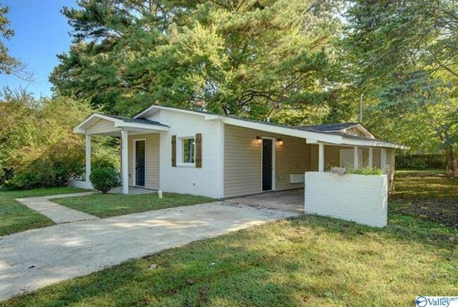Photo - THREE BEDROOM / 1 1/2 BATH HOME