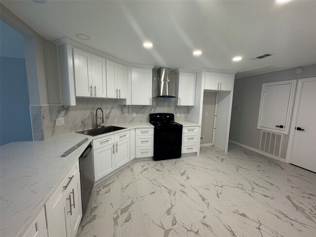 Photo - 2218 S Ferrisburg Ct