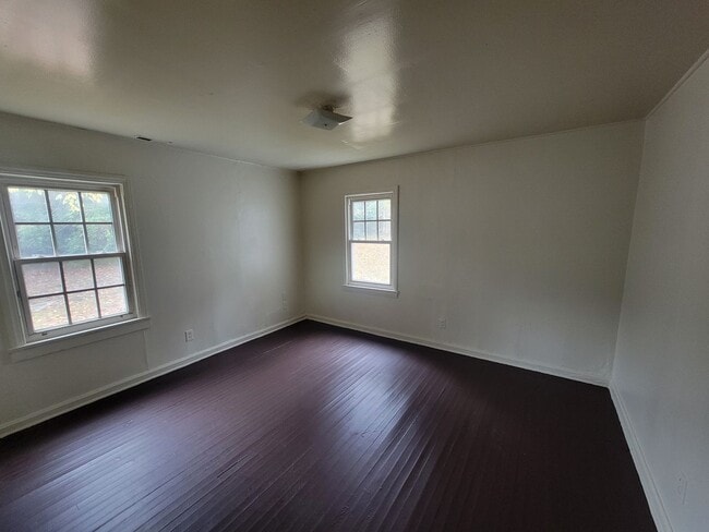 Photo - 2 Bedroom 1 Bathroom Duplex!