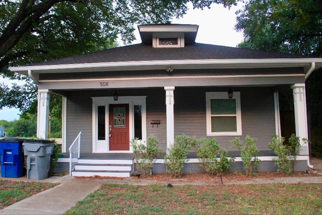 Building Photo - 508 N Dallas Ave Rental
