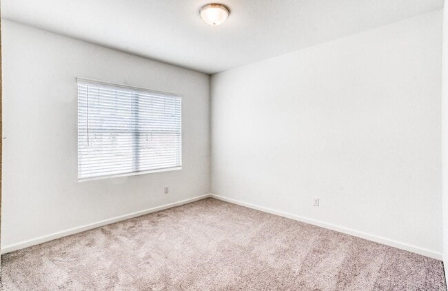 Photo - 720 Holly St