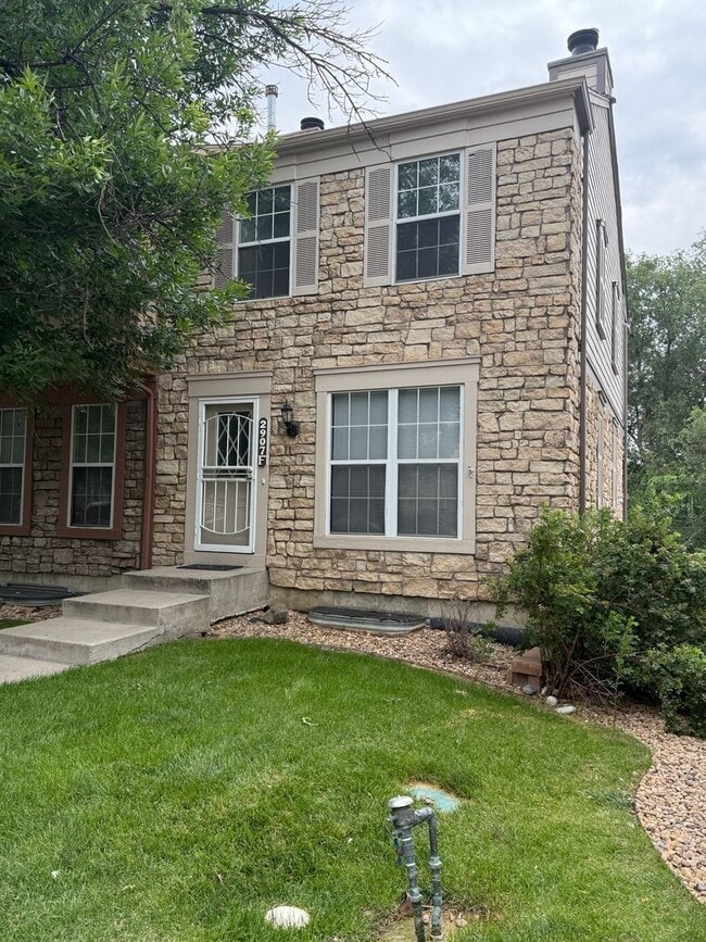3 bed/2.5 bath townhome available for rent - 3 bed/2.5 bath townhome available for rent
