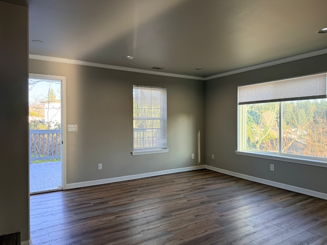 Photo - 12 Lake Louise Dr SW