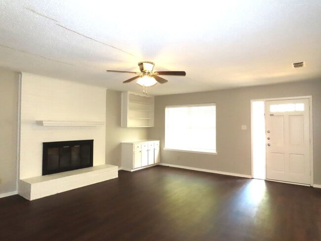 Photo - South Tyler! Beautiful 3 Bedroom, 2 Bathroom Duplex