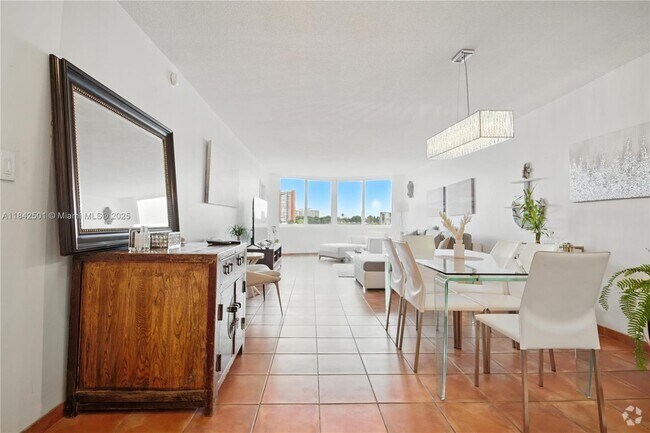 Building Photo - 1170 NE 191st St Unit A21 Rental