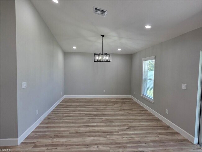 Photo - 118 NW 1st Pl