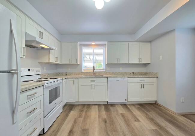 Photo - 7513 59th Dr NE