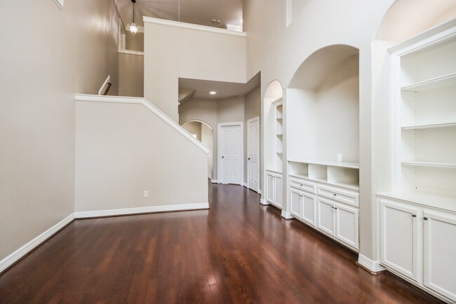 Photo - 409 Robinwood Dr