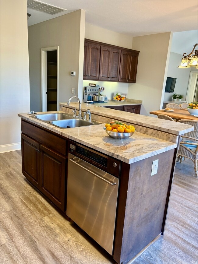 Photo - 1804 Old Carriage Trail