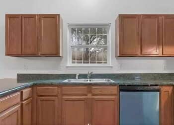 Photo - Affordable $190/Week Furnished Room in Westside Intown Atlanta – Utilities Included - High Speed ... Unit Room 6