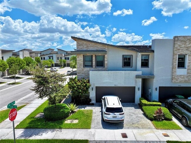 Building Photo - 7911 NW 105th Ave Rental