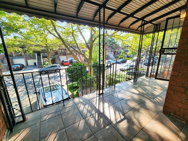 Photo - 1355 E 99th St