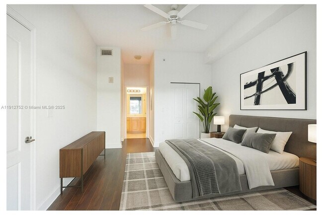 Photo - 6001 SW 70th St Unidad 139 Rental