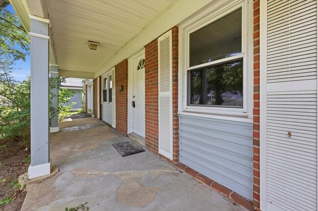 Photo - 27 Glover Ln