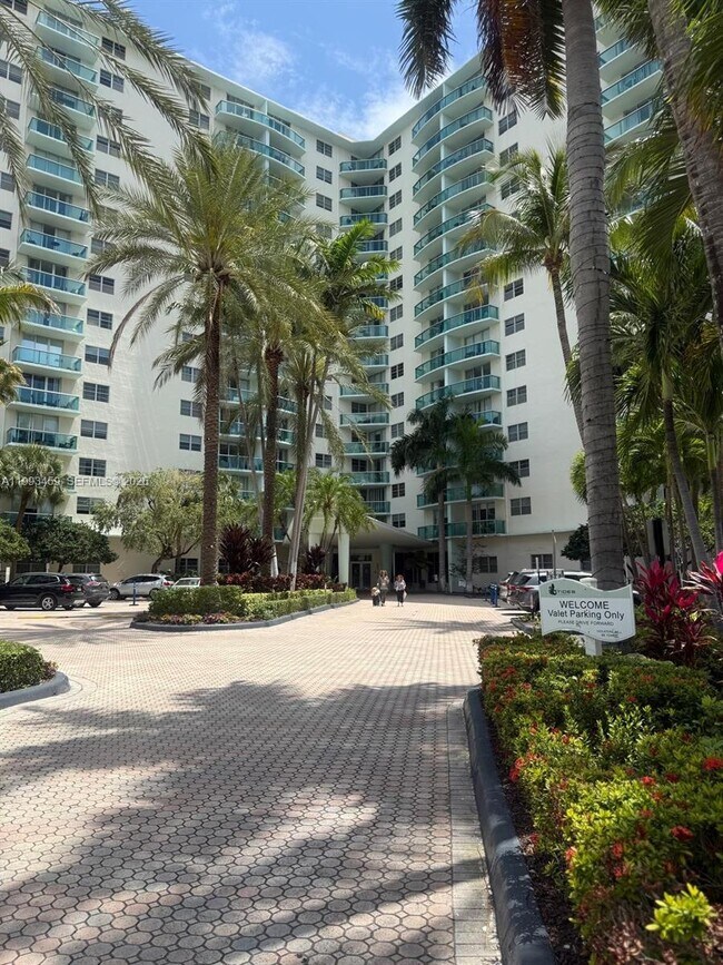 Photo - 3801 S Ocean Dr Unit 4P