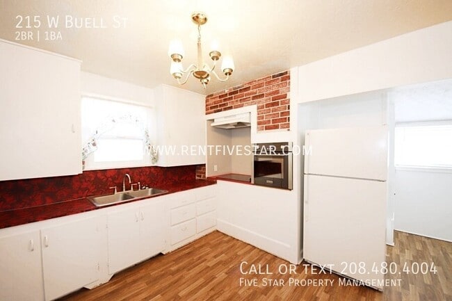 Photo - 215 W Buell St