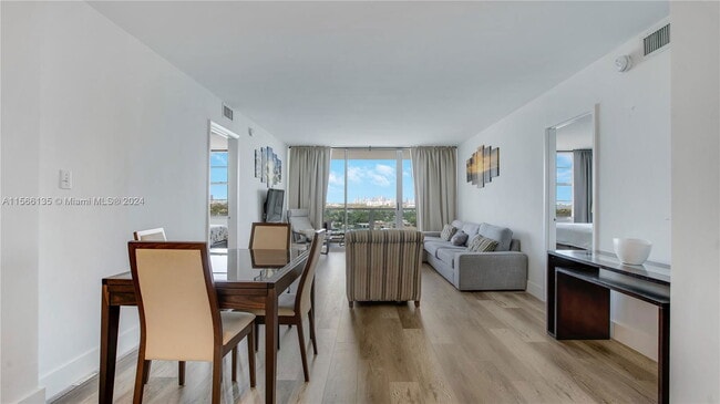 Photo - 5161 Collins Ave